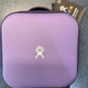 NWT Hydro Flask Kids Small Insulated Lunchbox in color Iris
